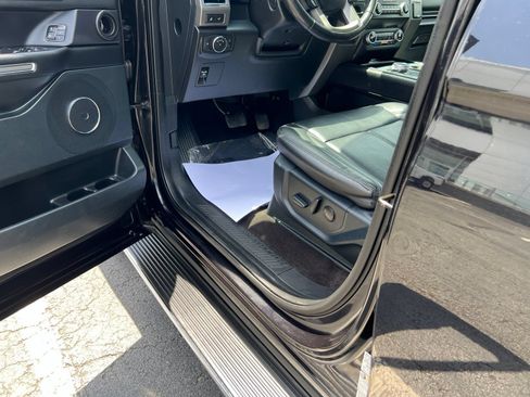 Used 2021 Ford Expedition XLT AWD/4WD image 27