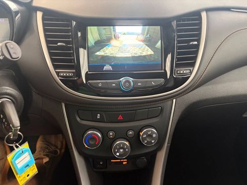 Used 2019 Chevrolet Trax LT FWD image 16