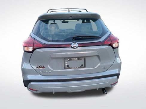 Used 2021 Nissan Kicks SR w/ SR Premium Package image 12