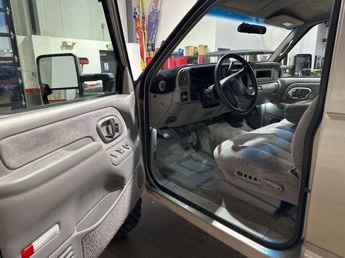 Used 1998 Chevrolet Silverado 2500 4x4 Extended Cab w/ Preferred Equipment Group 2 image 36