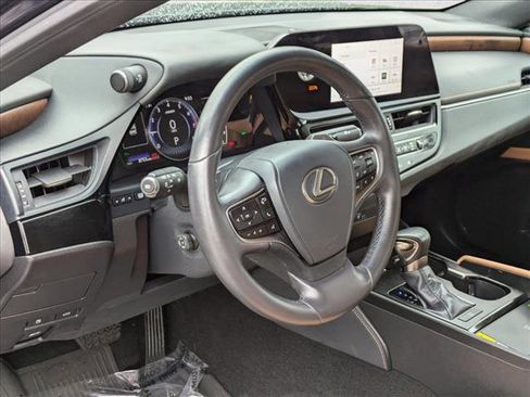 Certified 2025 Lexus ES 350 w/ Premium Package image 10