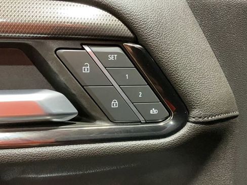 Used 2022 GMC Sierra 1500 AT4 w/ AT4 Preferred Package image 8