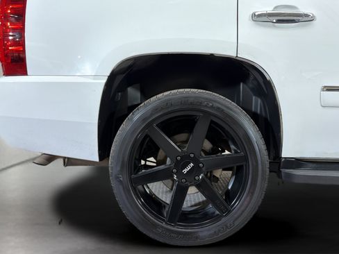 Used 2010 Chevrolet Tahoe LTZ AWD/4WD image 35