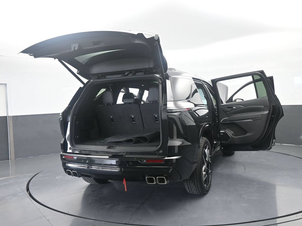 Used 2025 Chevrolet Traverse High Country FWD image 95