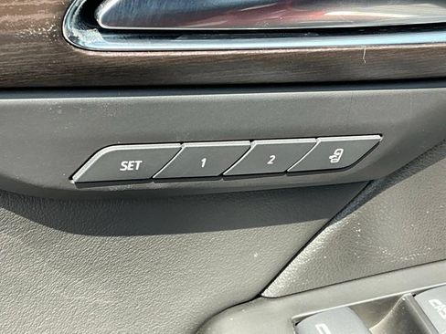 Used 2023 Buick Envision Avenir AWD/4WD image 13