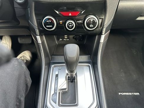 Used 2021 Subaru Forester Premium image 34