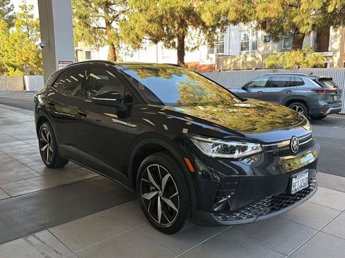 Certified 2023 Volkswagen ID.4 Pro S AWD/4WD image 7