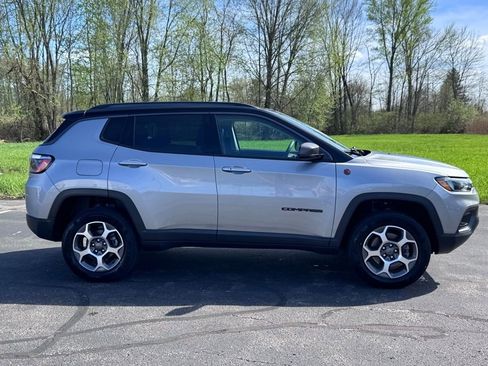 Used 2022 Jeep Compass Trailhawk AWD/4WD image 7