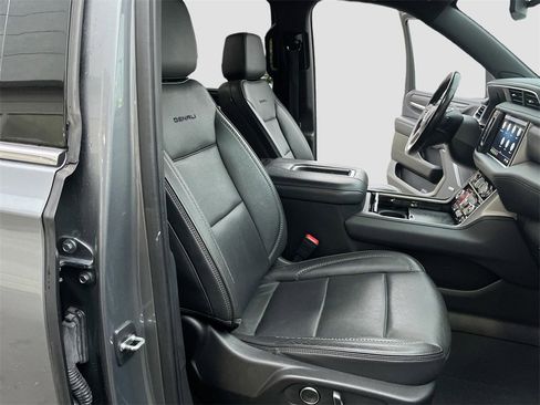 Used 2021 GMC Yukon Denali image 28