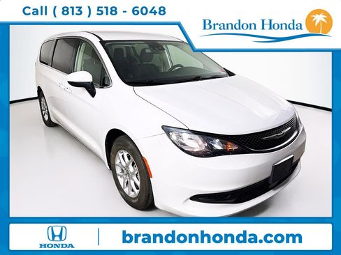 Used 2023 Chrysler Voyager LX image 1