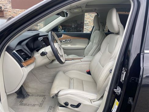 Used 2016 Volvo XC90 T6 Inscription w/ Vision Package AWD/4WD image 9