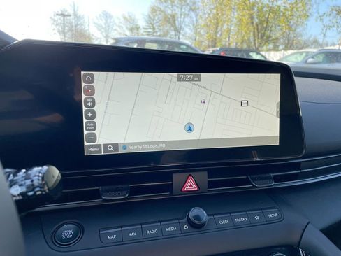 Used 2025 Hyundai Elantra SEL image 44