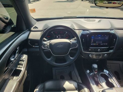 Used 2023 Chevrolet Traverse RS FWD image 14
