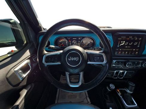 Used 2022 Jeep Wrangler Unlimited Sahara w/ Cold Weather Group AWD/4WD image 12