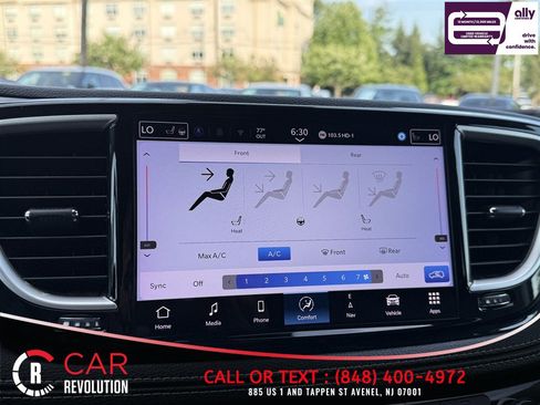 Used 2024 Chrysler Pacifica Limited FWD image 21