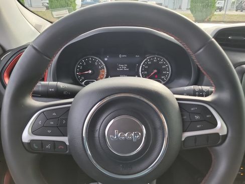 Certified 2023 Jeep Renegade Trailhawk AWD/4WD image 23
