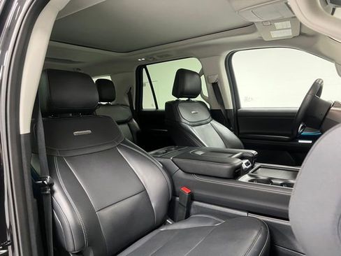 Used 2025 Ford Expedition Max Platinum image 61