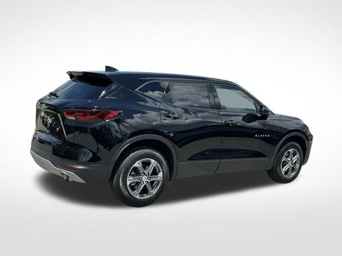 Used 2025 Chevrolet Blazer LT FWD image 12
