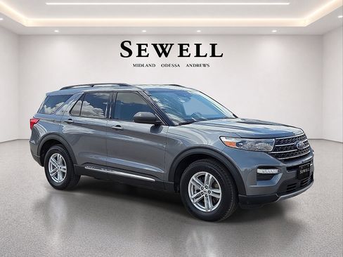 Used 2021 Ford Explorer XLT w/ Equipment Group 202A AWD/4WD image 6