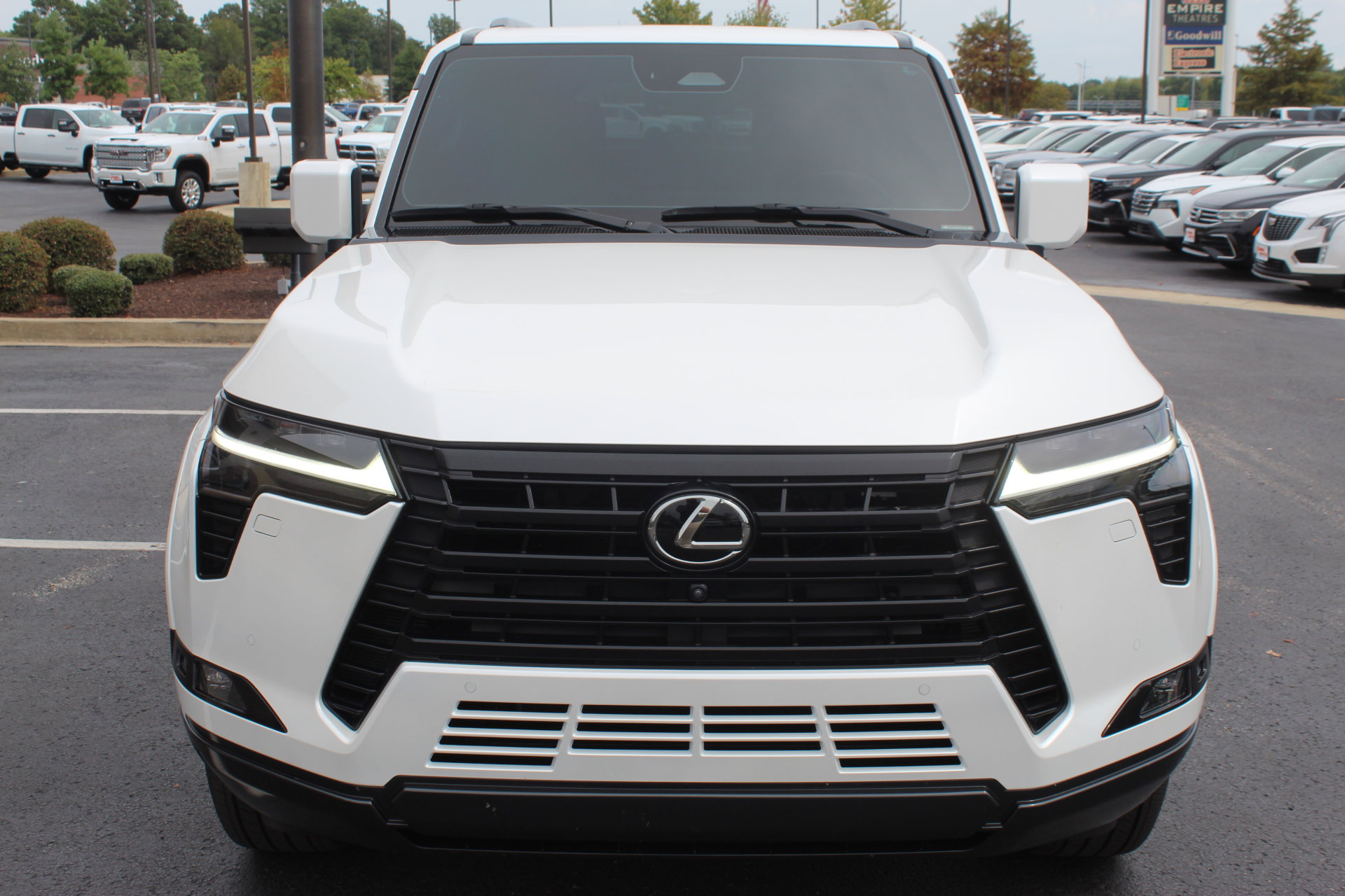 Used 2024 Lexus GX 550 w/ Accessory Package (Z1) AWD/4WD image 3