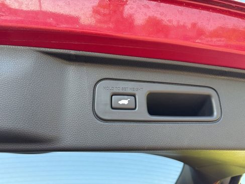 Used 2024 Honda Pilot TrailSport image 13