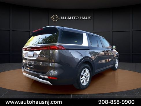 Used 2024 Kia Carnival LX FWD image 14
