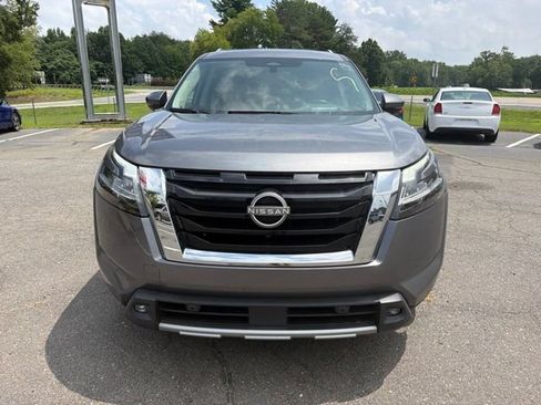 Used 2022 Nissan Pathfinder Platinum w/ Cargo Package AWD/4WD image 8