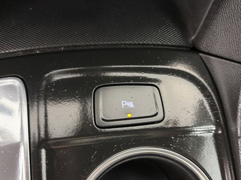 Used 2023 Chevrolet Equinox LT image 25