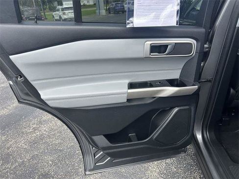 Used 2023 Ford Explorer XLT w/ Equipment Group 202A image 23