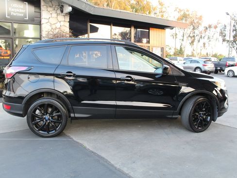 Used 2018 Ford Escape SE w/ Ford Safe & Smart Package AWD/4WD image 6