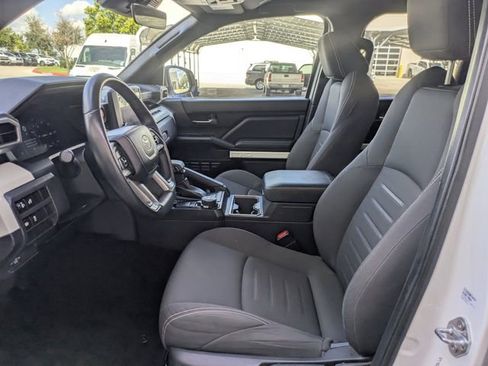 Used 2024 Toyota Tacoma TRD Off-Road image 27