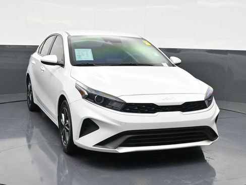 Used 2022 Kia Forte LXS image 8