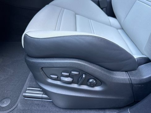 New 2026 Porsche Cayenne Coupe AWD/4WD image 14
