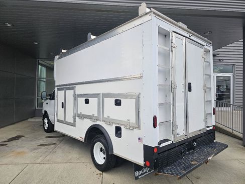 Used 2023 Ford E-350 and Econoline 350 Super Duty w/ Driver's Safety Package RWD image 3