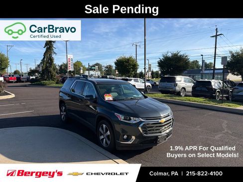 Used 2020 Chevrolet Traverse LT w/ LT Premium Package AWD/4WD image 1