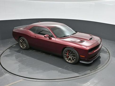 Used 2017 Dodge Challenger SRT Hellcat RWD image 39