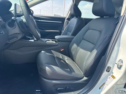 New 2025 Nissan Altima 2.5 SR w/ SR Premium Package image 15