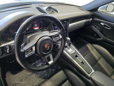 Used 2017 Porsche 911 Carrera 4S image 2