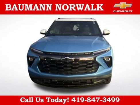 Used 2025 Chevrolet TrailBlazer ACTIV w/ Convenience Package AWD/4WD image 2