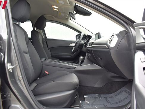 Used 2018 MAZDA MAZDA3 Sport FWD image 28