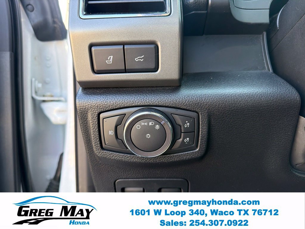 Used 2018 Ford Expedition XLT w/ Equipment Group 202A AWD/4WD image 14