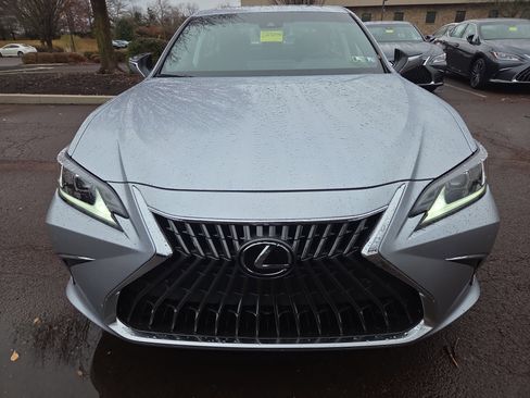 New 2025 Lexus ES 300h w/ Premium Package image 5
