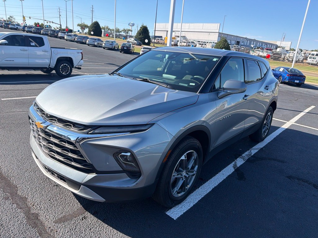 Used 2023 Chevrolet Blazer LT AWD/4WD image 1