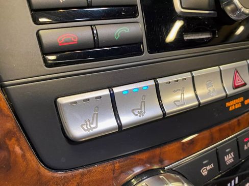 Used 2013 Mercedes-Benz SL 550 w/ Premium Pkg image 39