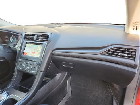 Used 2018 Ford Fusion SE w/ Equipment Group 201A image 20