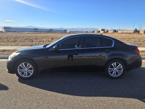 Used 2013 INFINITI G37 x w/ Premium Pkg image 2