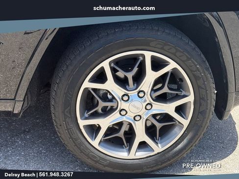 Used 2020 Jeep Grand Cherokee Overland AWD/4WD image 9