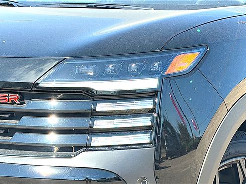 New 2026 Nissan Kicks SR image 4