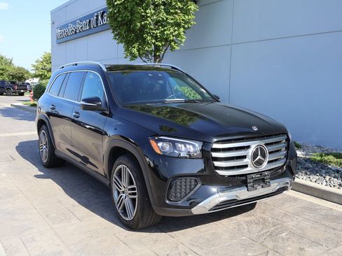 Used 2025 Mercedes-Benz GLS 450 4MATIC image 1