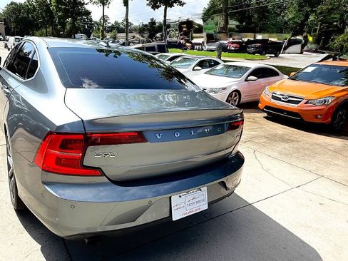 Used 2018 Volvo S90 T5 Momentum FWD image 16